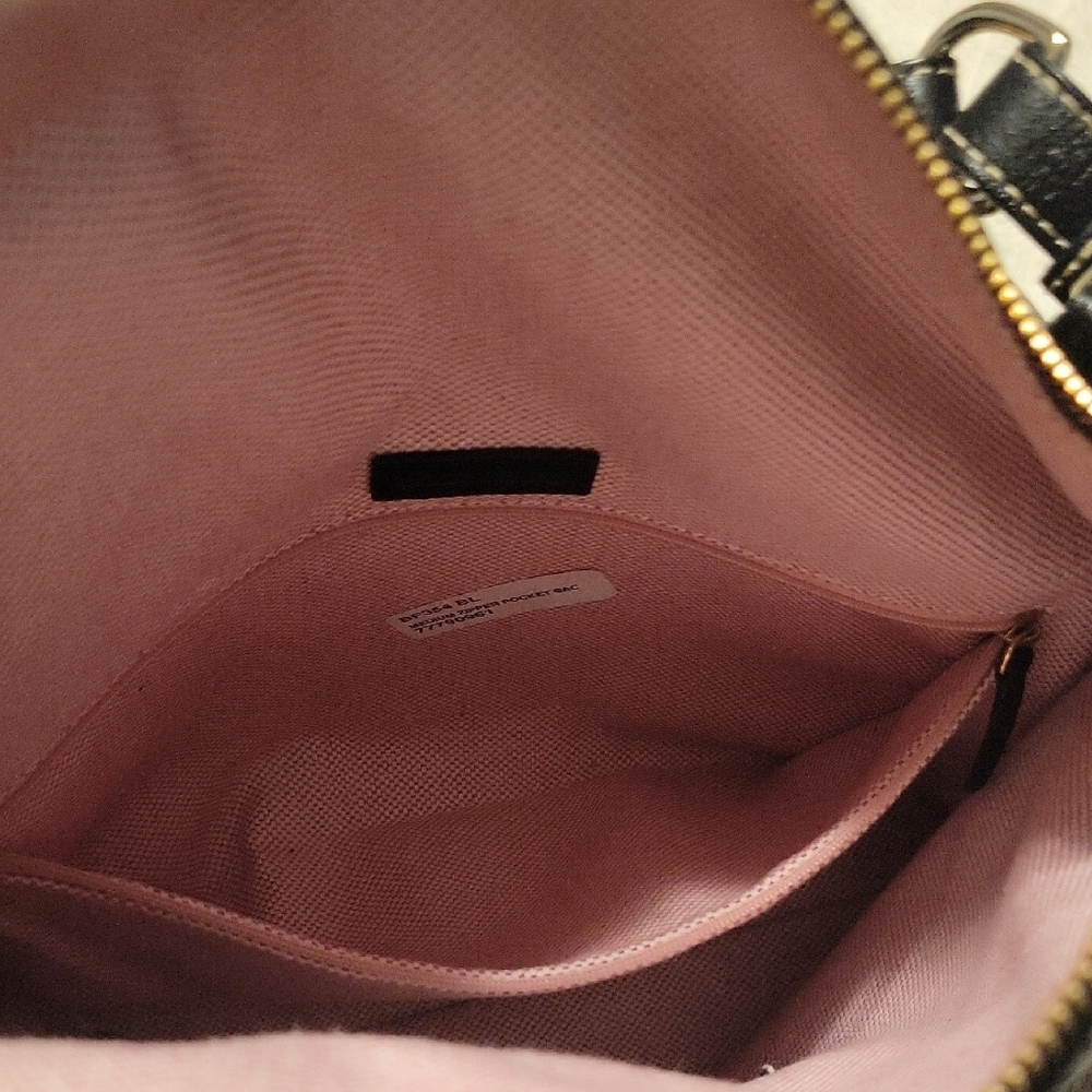 Dooney & Bourke Black Leather Bag with Slouchy Design - Hobo Bag - Picture 12 of 16